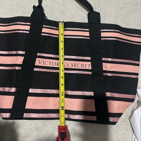 Victoria’s Secret tote - Picture 5 of 6